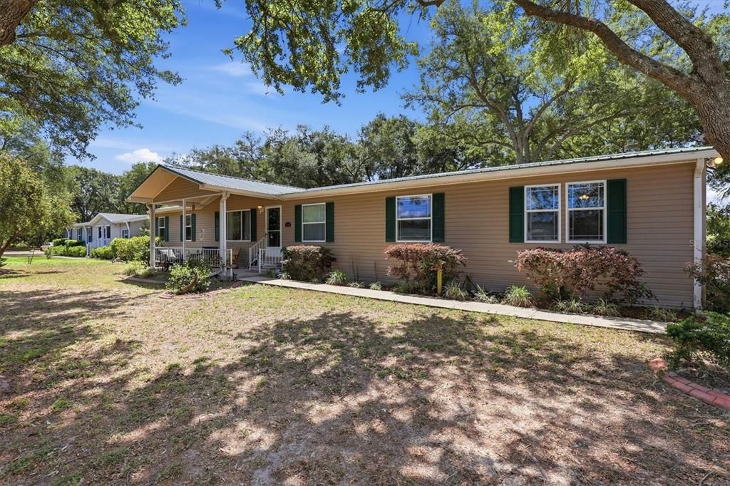 Active With Contract: $325,000 (3 beds, 2 baths, 2280 Square Feet)