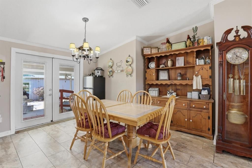 Active With Contract: $325,000 (3 beds, 2 baths, 2280 Square Feet)