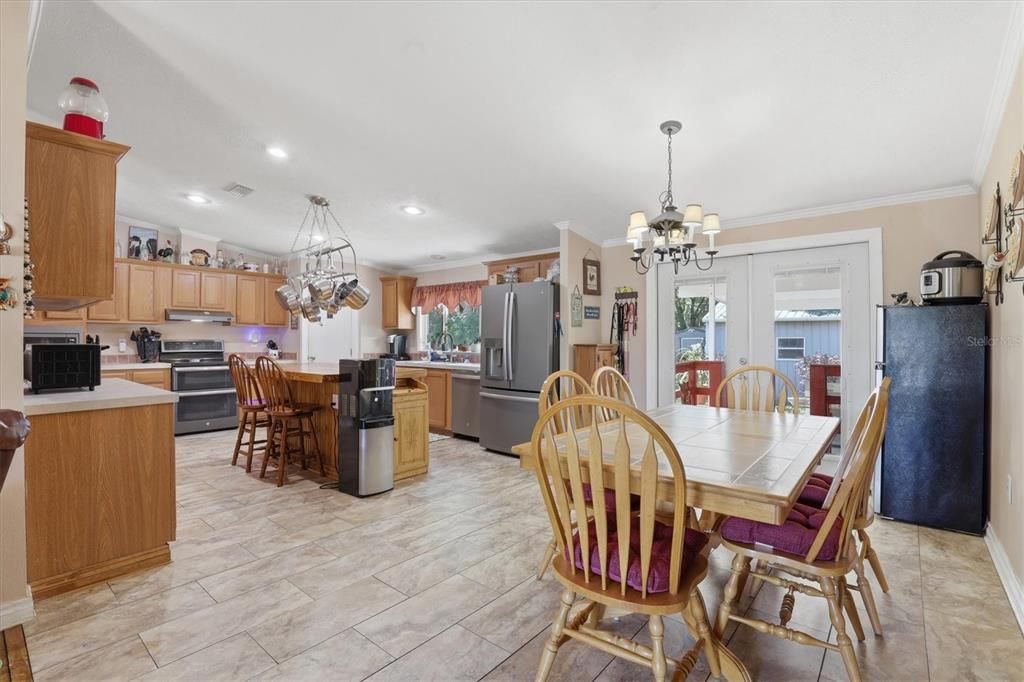 Active With Contract: $325,000 (3 beds, 2 baths, 2280 Square Feet)