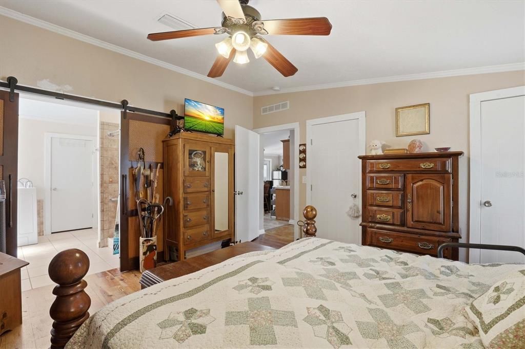 Active With Contract: $325,000 (3 beds, 2 baths, 2280 Square Feet)
