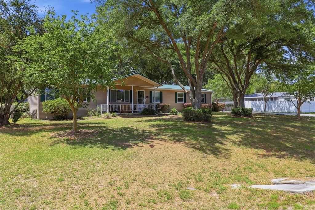 Active With Contract: $325,000 (3 beds, 2 baths, 2280 Square Feet)