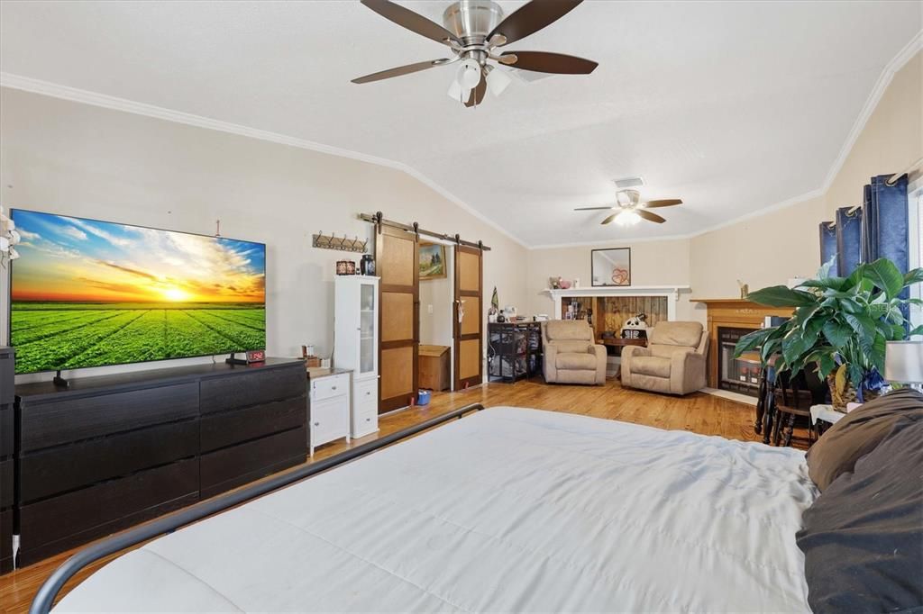 Active With Contract: $325,000 (3 beds, 2 baths, 2280 Square Feet)