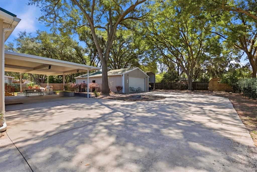 Active With Contract: $325,000 (3 beds, 2 baths, 2280 Square Feet)