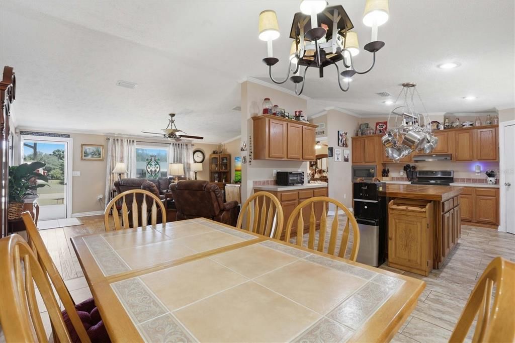 Active With Contract: $325,000 (3 beds, 2 baths, 2280 Square Feet)