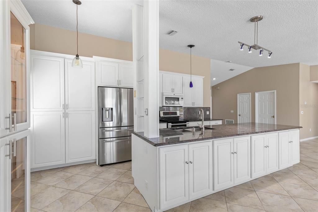 For Sale: $679,000 (2 beds, 2 baths, 1628 Square Feet)