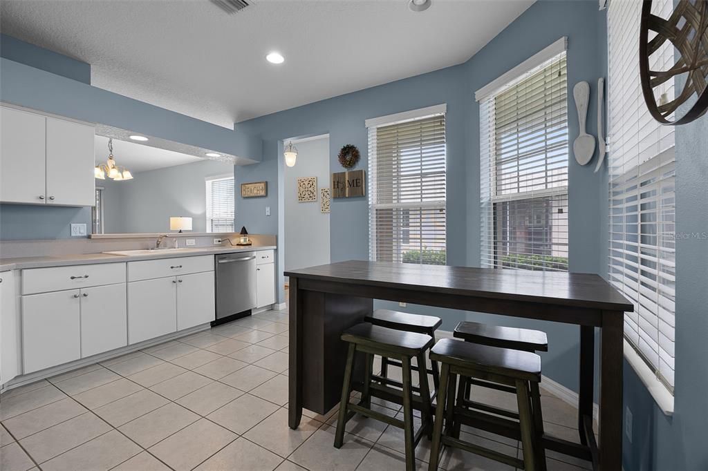 For Sale: $289,000 (3 beds, 2 baths, 1477 Square Feet)