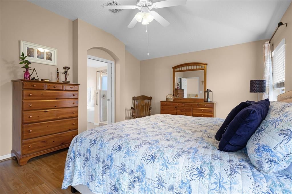 For Sale: $289,000 (3 beds, 2 baths, 1477 Square Feet)