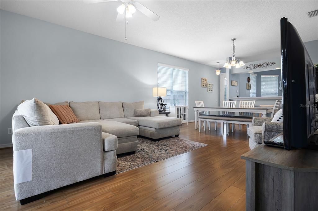 For Sale: $289,000 (3 beds, 2 baths, 1477 Square Feet)