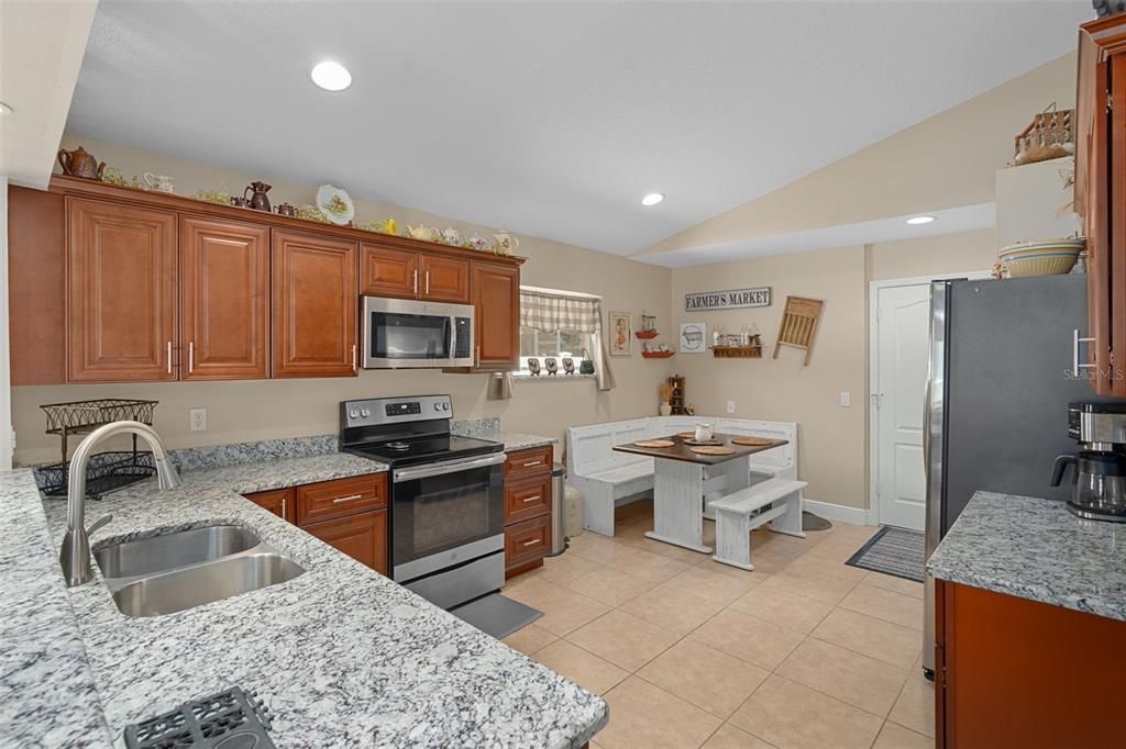 Activo con contrato: $425,000 (3 camas, 2 baños, 1598 Pies cuadrados)