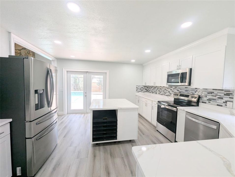 Activo con contrato: $479,900 (4 camas, 2 baños, 2314 Pies cuadrados)
