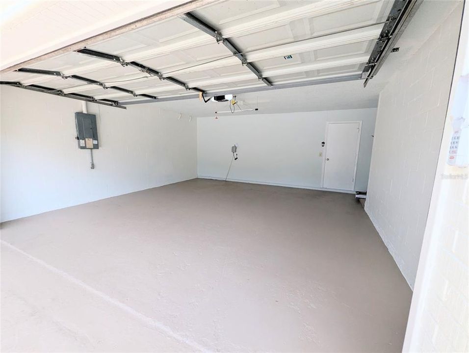 Activo con contrato: $479,900 (4 camas, 2 baños, 2314 Pies cuadrados)