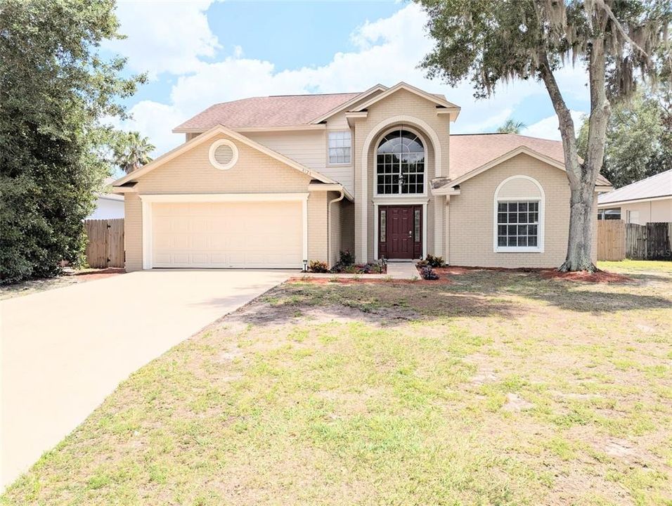 Activo con contrato: $479,900 (4 camas, 2 baños, 2314 Pies cuadrados)