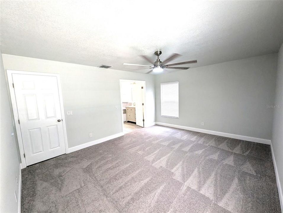 Activo con contrato: $479,900 (4 camas, 2 baños, 2314 Pies cuadrados)