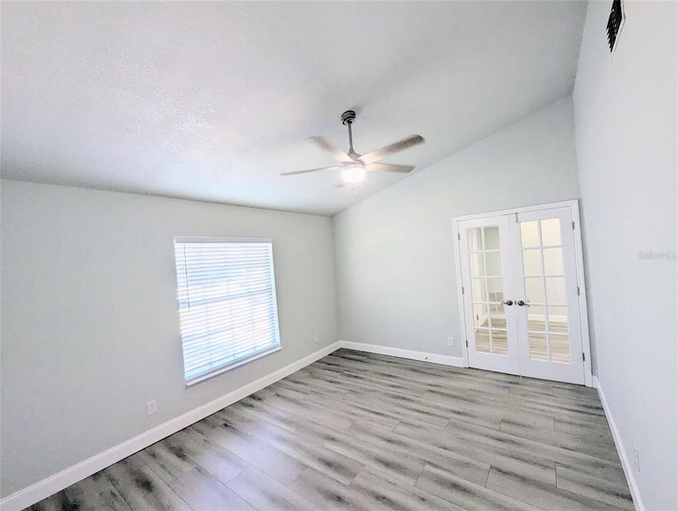 Activo con contrato: $479,900 (4 camas, 2 baños, 2314 Pies cuadrados)