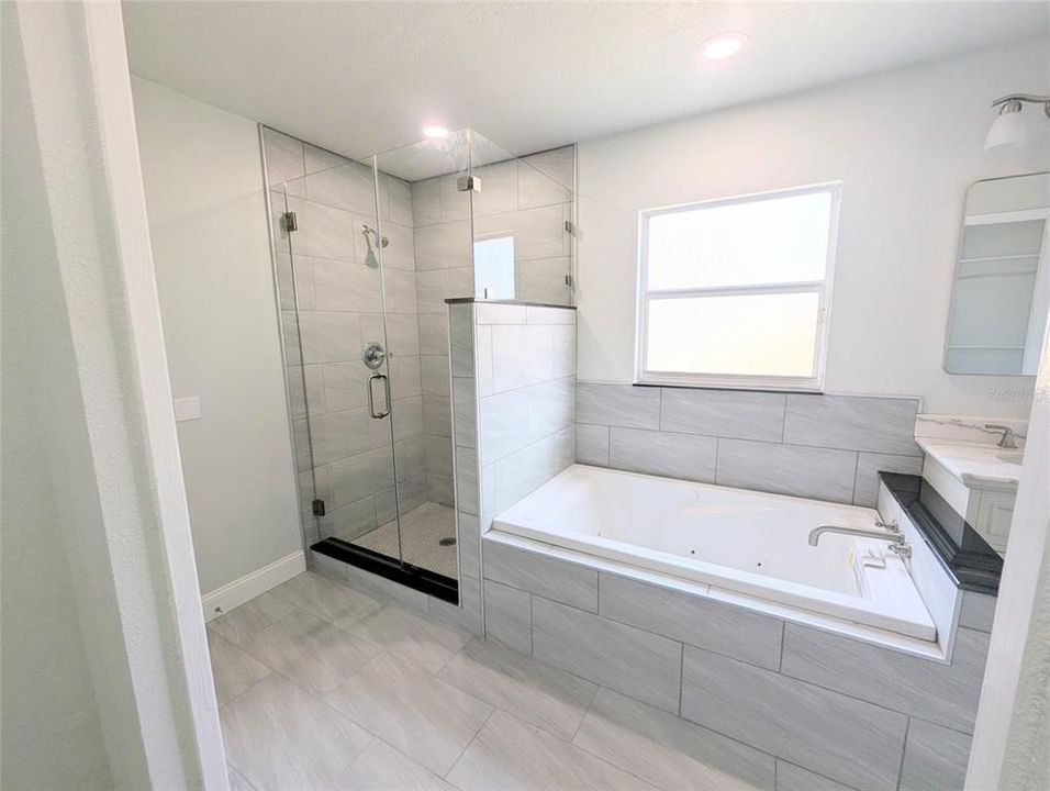 Activo con contrato: $479,900 (4 camas, 2 baños, 2314 Pies cuadrados)