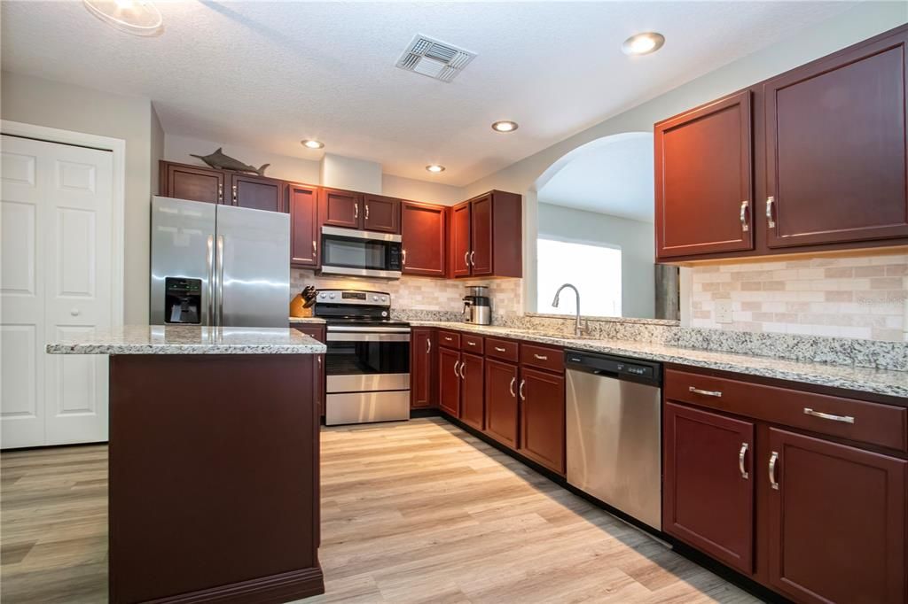 На продажу: $425,000 (3 спален, 2 ванн, 1506 Квадратных фут)