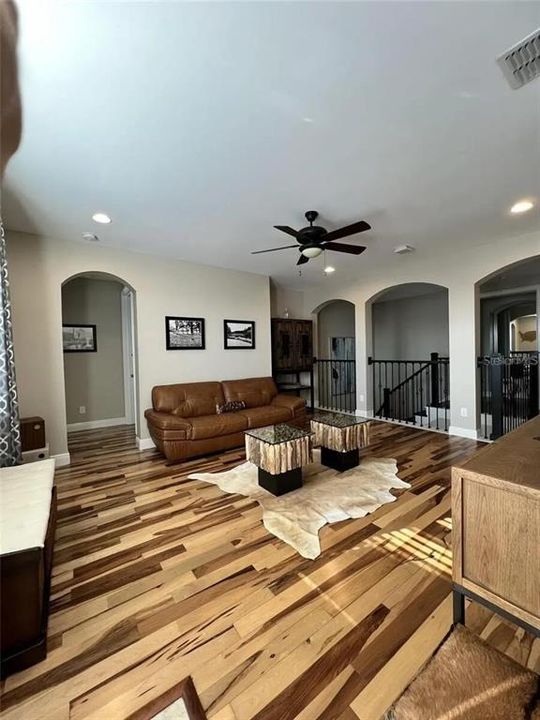 En Venta: $1,695,000 (5 camas, 4 baños, 4650 Pies cuadrados)