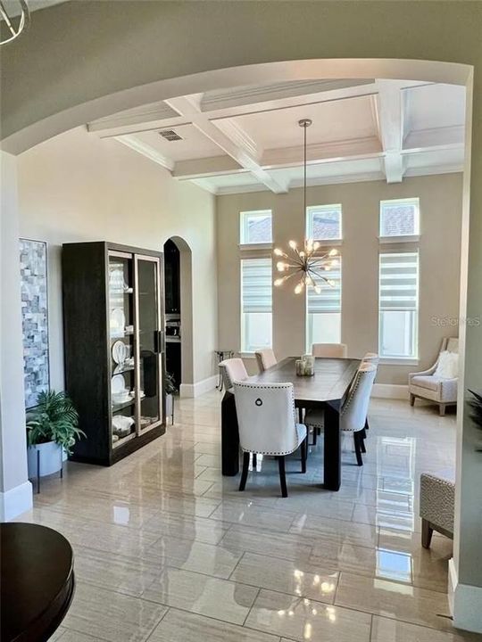 En Venta: $1,695,000 (5 camas, 4 baños, 4650 Pies cuadrados)