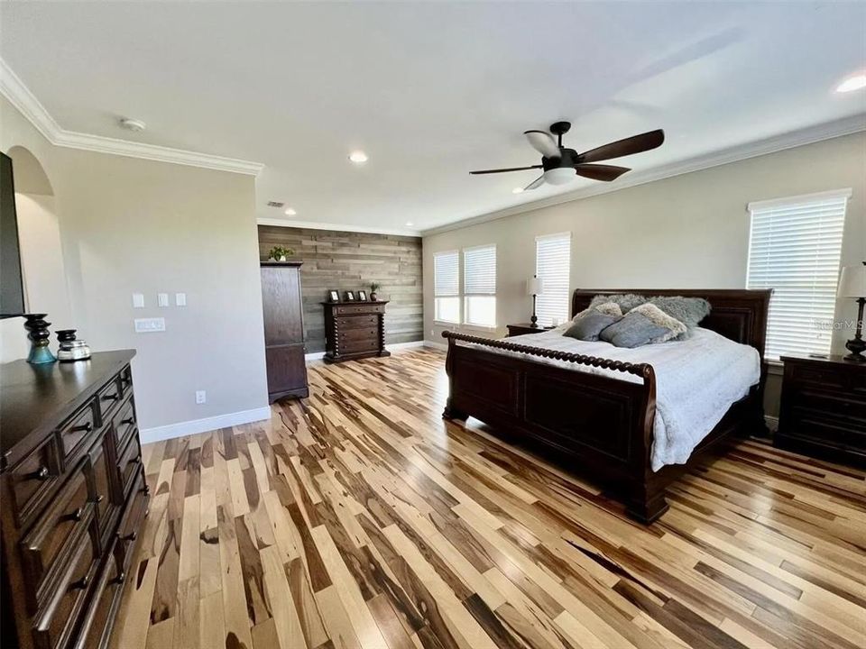 En Venta: $1,695,000 (5 camas, 4 baños, 4650 Pies cuadrados)