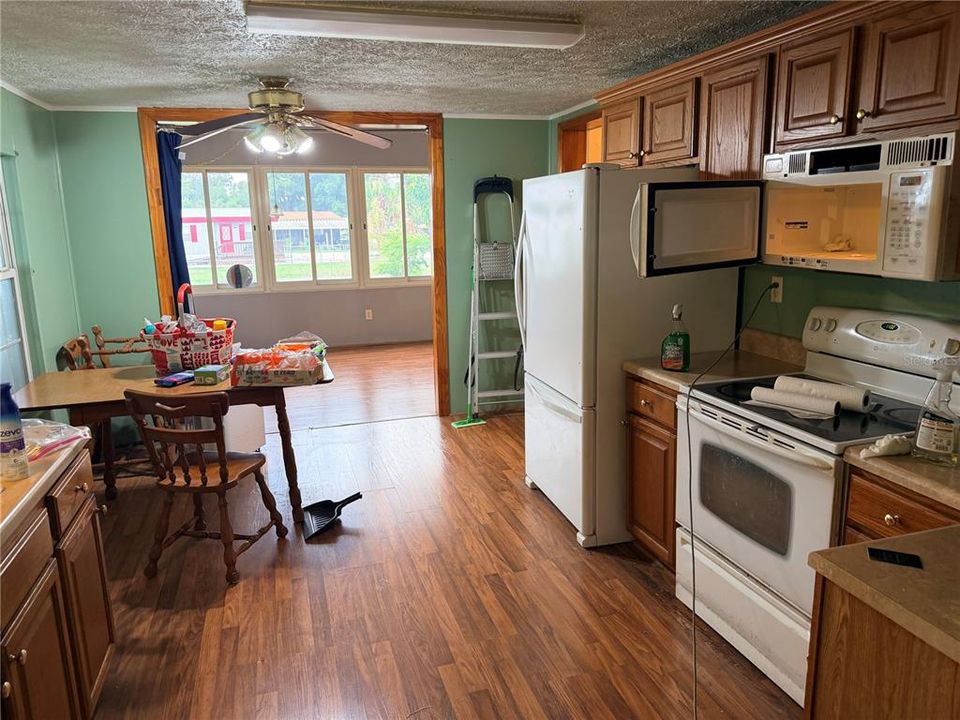 For Sale: $125,000 (3 beds, 2 baths, 1243 Square Feet)
