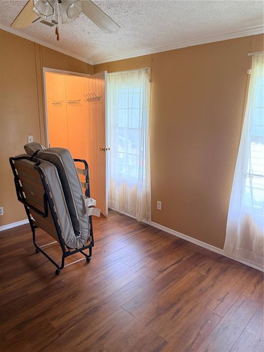For Sale: $125,000 (3 beds, 2 baths, 1243 Square Feet)
