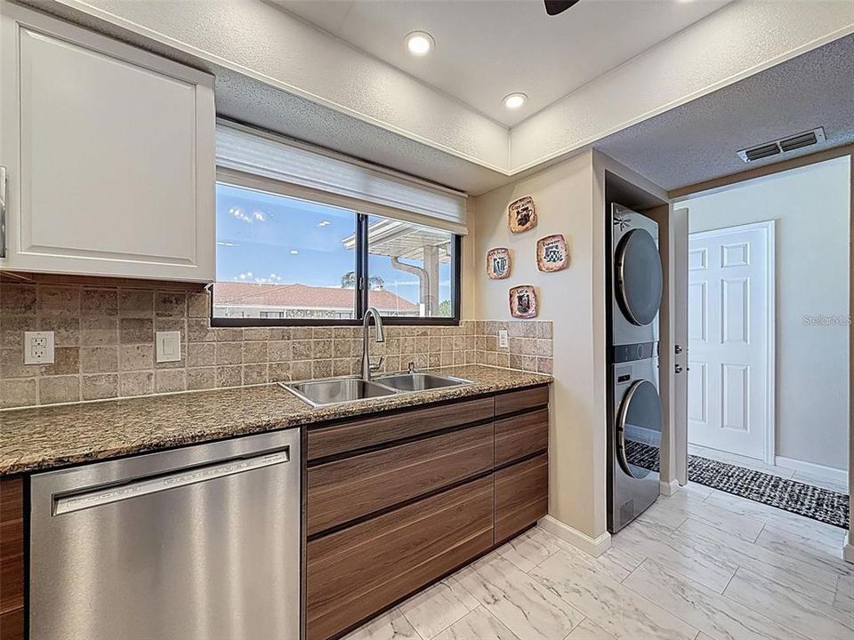 For Rent: $1,950 (2 beds, 2 baths, 1320 Square Feet)