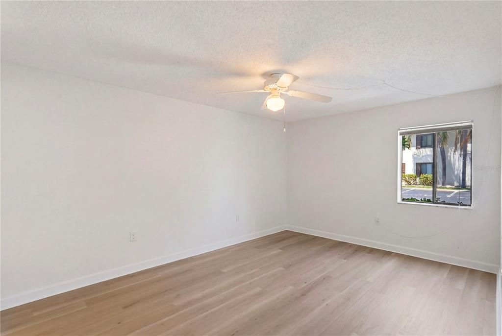 Activo con contrato: $160,000 (2 camas, 2 baños, 1100 Pies cuadrados)