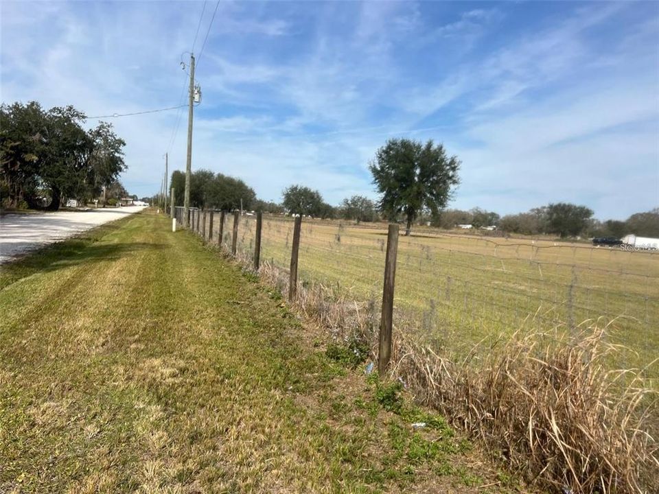 En Venta: $230,000 (5.75 acres)