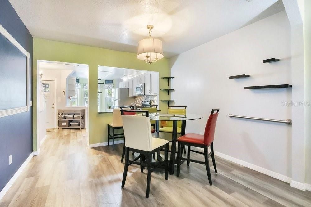 En Venta: $289,900 (3 camas, 2 baños, 1386 Pies cuadrados)