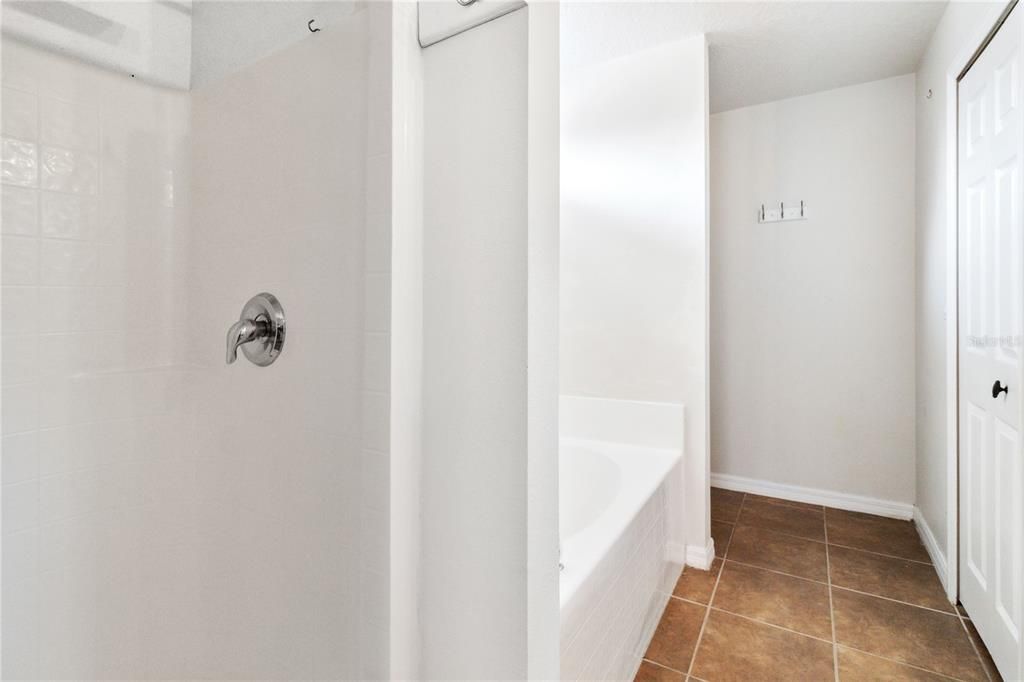 На продажу: $379,900 (3 спален, 2 ванн, 2012 Квадратных фут)
