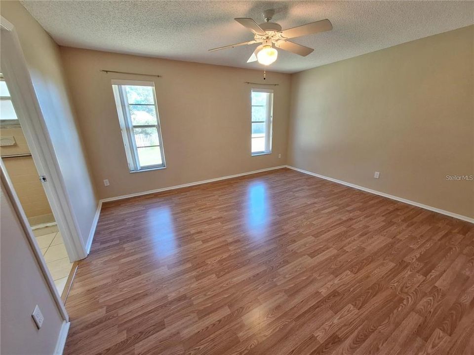 For Rent: $2,200 (2 beds, 2 baths, 1076 Square Feet)