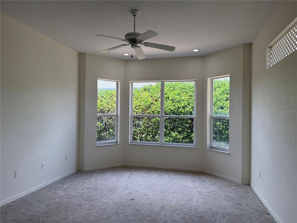 For Sale: $379,900 (3 beds, 2 baths, 1942 Square Feet)