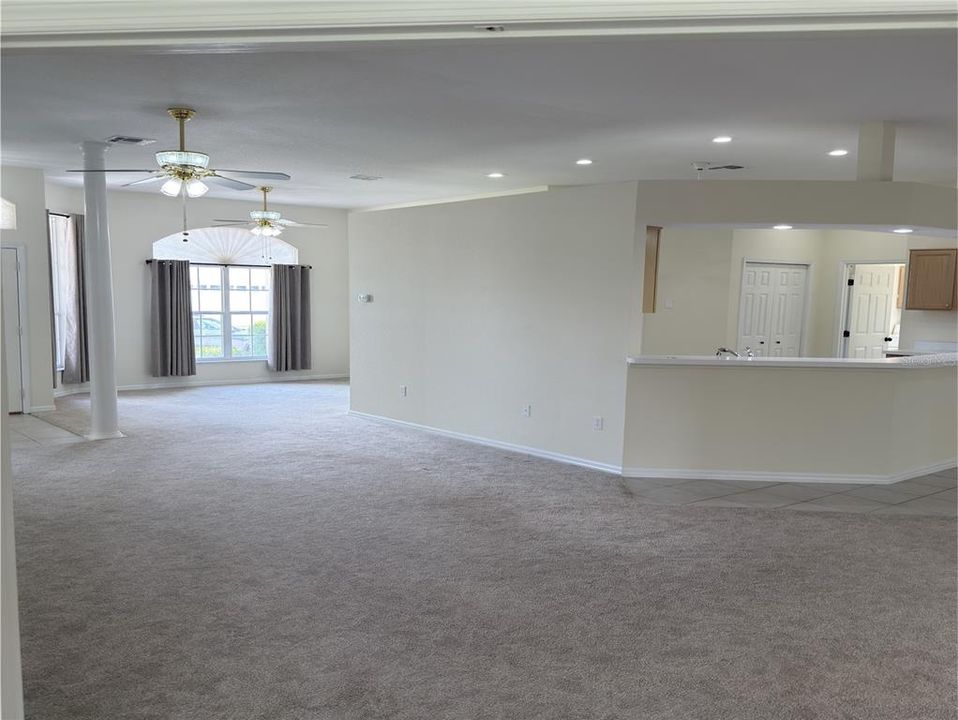 For Sale: $379,900 (3 beds, 2 baths, 1942 Square Feet)