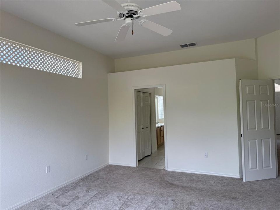 For Sale: $379,900 (3 beds, 2 baths, 1942 Square Feet)