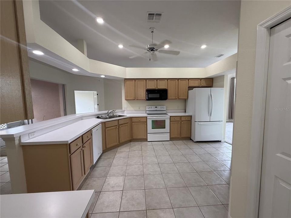 For Sale: $379,900 (3 beds, 2 baths, 1942 Square Feet)