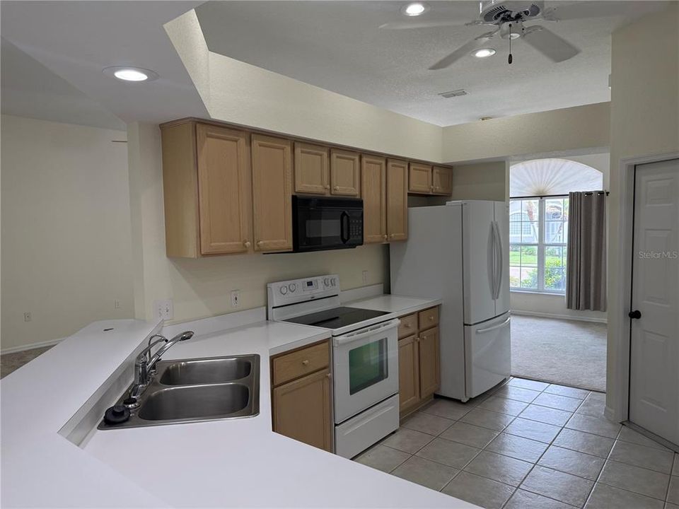 For Sale: $379,900 (3 beds, 2 baths, 1942 Square Feet)