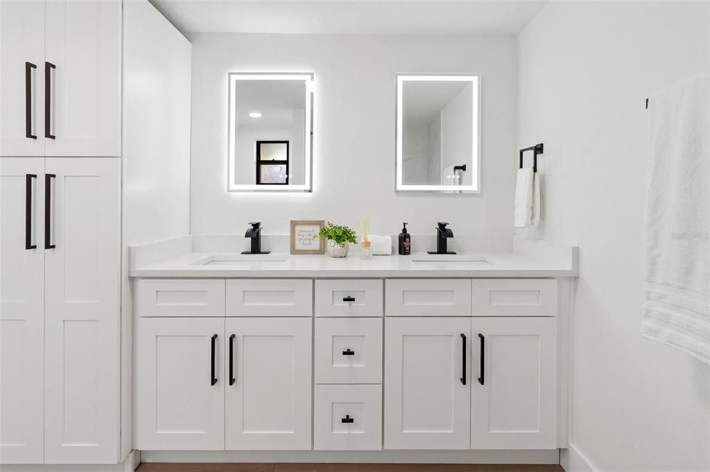 For Sale: $300,000 (4 beds, 2 baths, 1565 Square Feet)