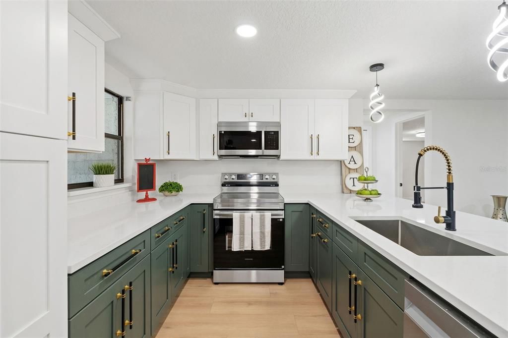 For Sale: $300,000 (4 beds, 2 baths, 1565 Square Feet)
