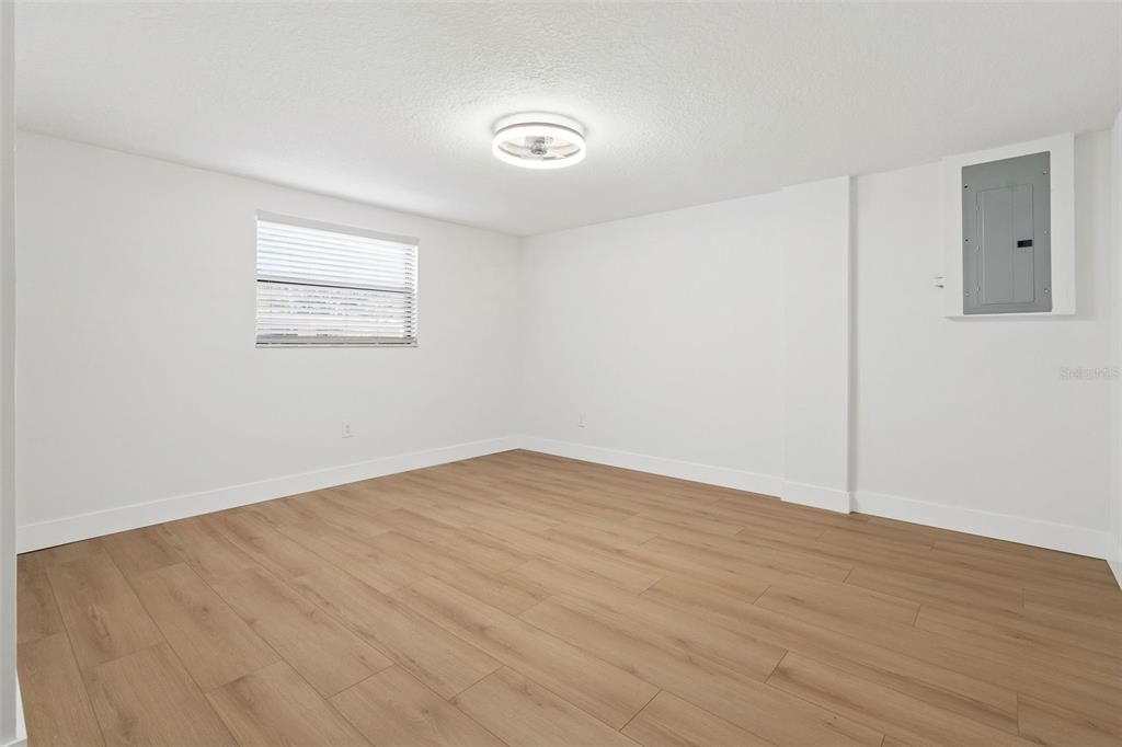 For Sale: $300,000 (4 beds, 2 baths, 1565 Square Feet)
