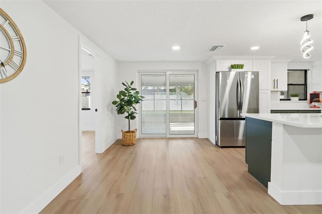 For Sale: $300,000 (4 beds, 2 baths, 1565 Square Feet)