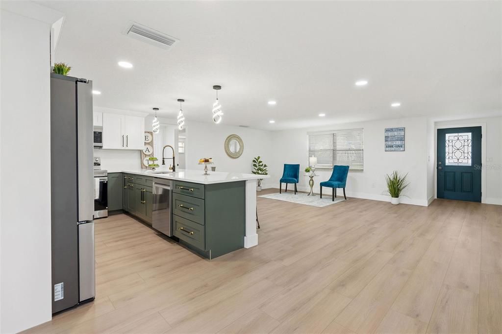 For Sale: $300,000 (4 beds, 2 baths, 1565 Square Feet)