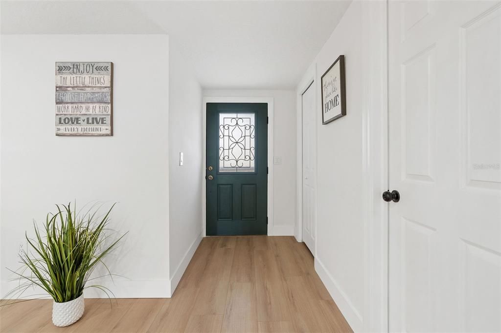 For Sale: $300,000 (4 beds, 2 baths, 1565 Square Feet)