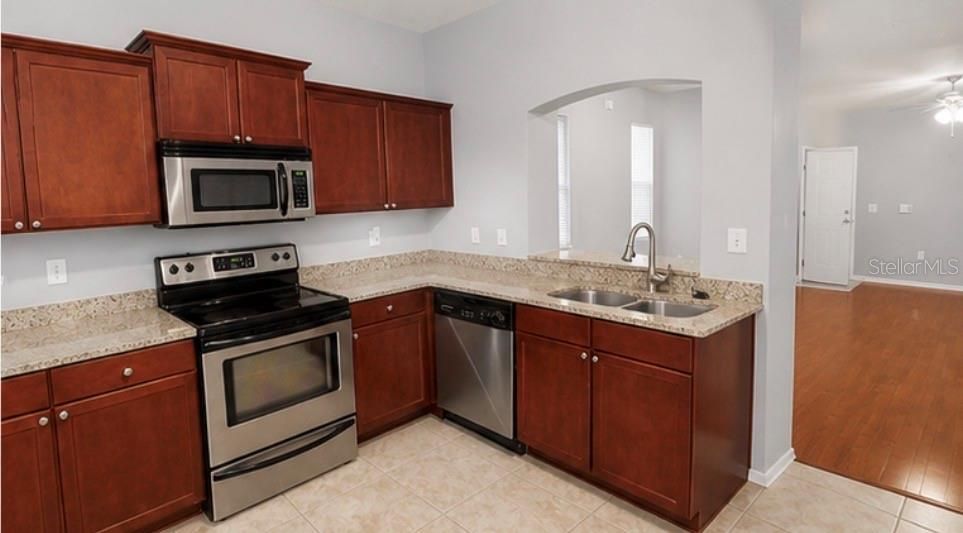 For Sale: $159,000 (1 beds, 1 baths, 837 Square Feet)
