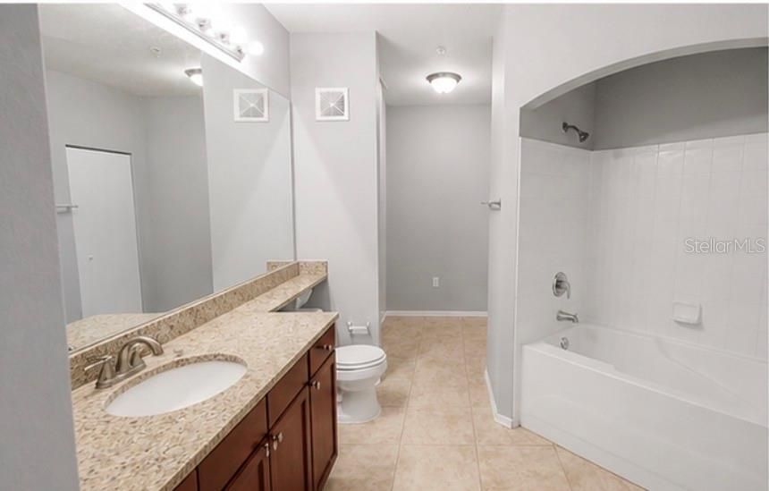 For Sale: $159,000 (1 beds, 1 baths, 837 Square Feet)