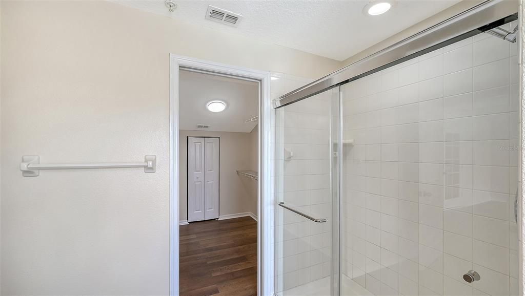 Activo con contrato: $325,000 (3 camas, 2 baños, 1604 Pies cuadrados)