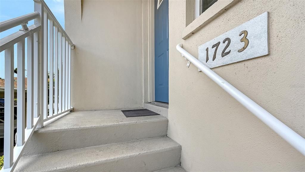 Activo con contrato: $325,000 (3 camas, 2 baños, 1604 Pies cuadrados)