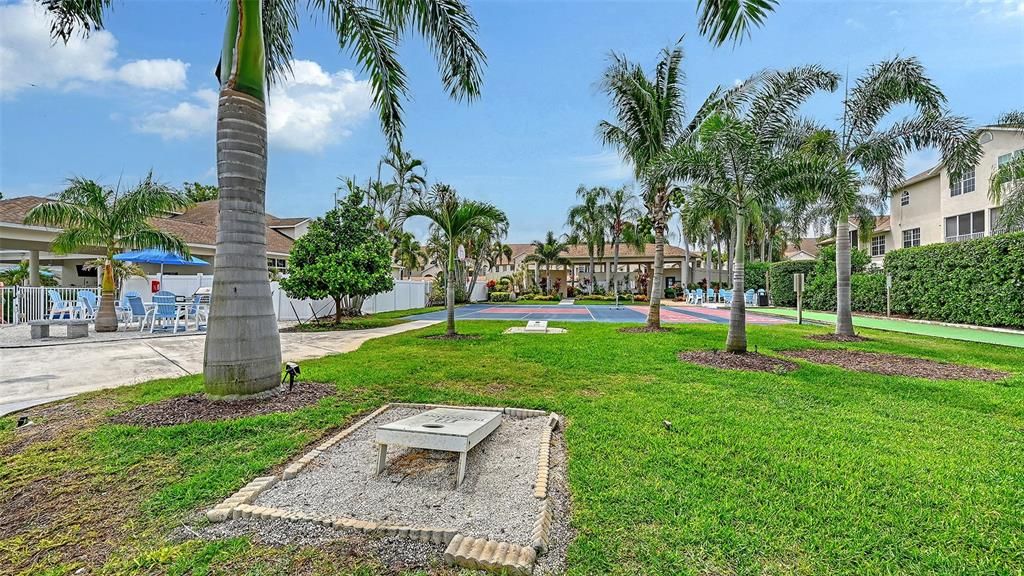 Activo con contrato: $325,000 (3 camas, 2 baños, 1604 Pies cuadrados)