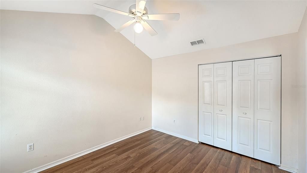 Activo con contrato: $325,000 (3 camas, 2 baños, 1604 Pies cuadrados)