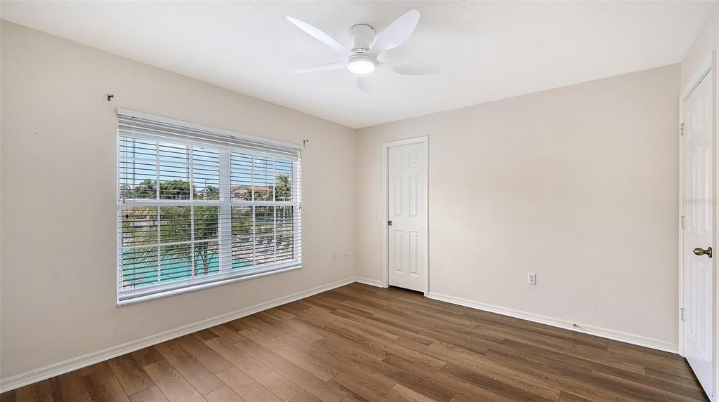 Activo con contrato: $325,000 (3 camas, 2 baños, 1604 Pies cuadrados)