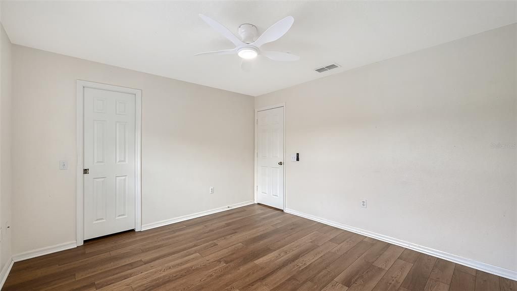 Activo con contrato: $325,000 (3 camas, 2 baños, 1604 Pies cuadrados)